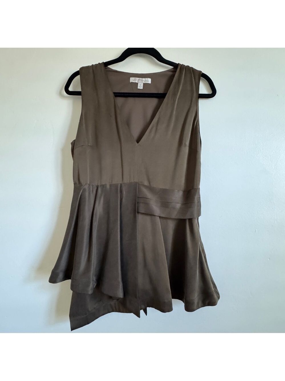 Banana Republic Heritage Collection Sueded Silk Olive V-Neck Peplum Too, Size 8